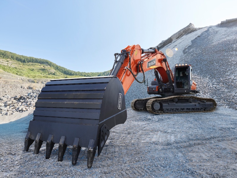 Гусеничный экскаватор DEVELON DX450LC-7B