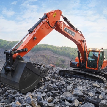 Гусеничный экскаватор DEVELON DX220LC-7M