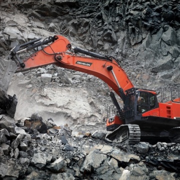 Гусеничный экскаватор DEVELON DX800LC-7B, мощность двигателя 771 л.с.
