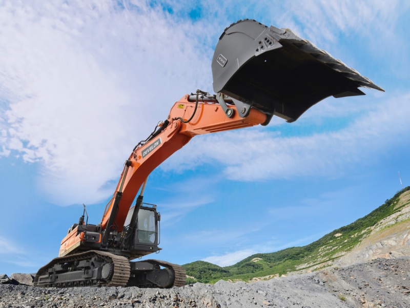 Гусеничный экскаватор DEVELON DX530LC-7B