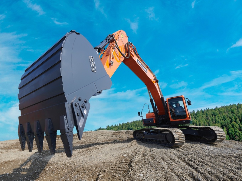 Гусеничный экскаватор DEVELON DX300LC-7B