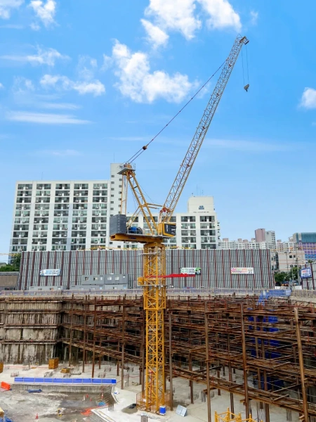 Башенный кран с подъемной стрелой XCMG XGL300-18S