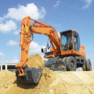 Колесный экскаватор DEVELON DX150W-7B, мощность двигателя 136 л.с.