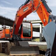Колесный экскаватор DEVELON DX210-7B