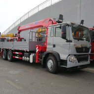 Бортовой грузовик HOWO TX 6x4 с КМУ
