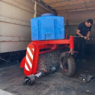 Щетки дорожные Щетка МТЗ щетка на трактор мтз от ВОМ с водяным баком