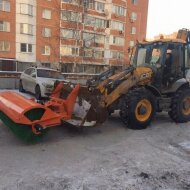 Навесное оборудование для экскаваторов-погрузчиков Щетка на ковш для экскаватора погрузчика