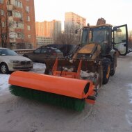 Навесное оборудование для экскаваторов-погрузчиков Щетка на ковш для экскаватора погрузчика