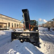 Для фронтальных погрузчиков Снегоочиститель с автономным двигателем
