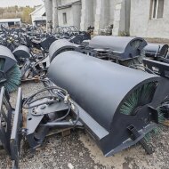 Навесное оборудование для мини-погрузчиков Щетка на мини погрузчик