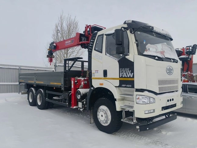 Кран-манипулятор Horyong HRS206 на шасси FAW CA3250, стальной борт 6500 мм