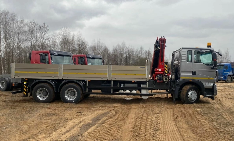 Кран-манипулятор SUNHUNK K168 на шасси HOWO ZZ5257 6×4, борт 6800 мм