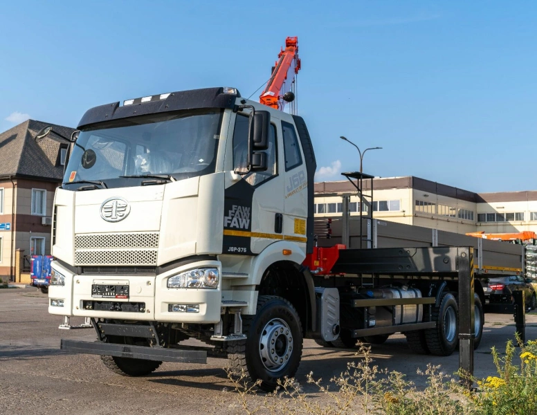 Кран-манипулятор Kanglim KS2056H на шасси FAW CA3250, борт 7500 мм