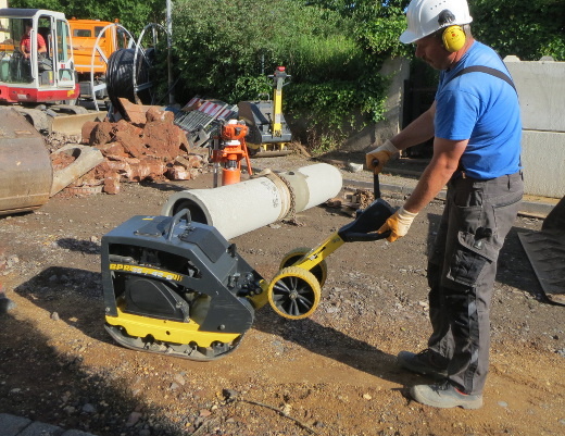 Виброплита реверсивная BOMAG BPR 35/42 D