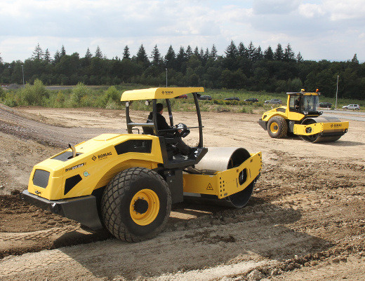 Грунтовый каток BOMAG BW 213 D–5