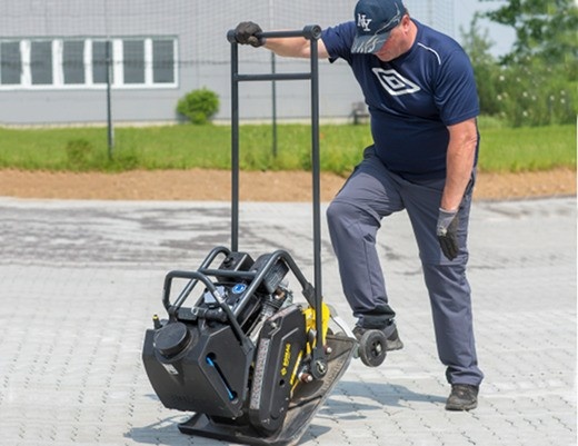 Виброплита прямого хода BOMAG BP 25/50 D