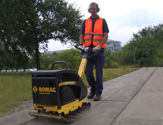Виброплита реверсивная BOMAG BPR 35/60 D