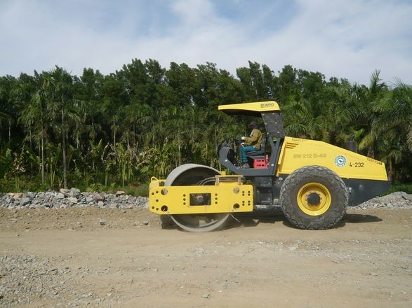 Грунтовый каток BOMAG BW 212 D-40