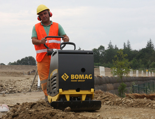 Виброплита реверсивная BOMAG BPR 70/70 D
