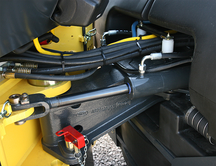 Каток тандемный BOMAG BW 202 AD-4