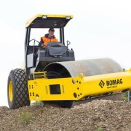 Грунтовый каток BOMAG BW 215 D-40