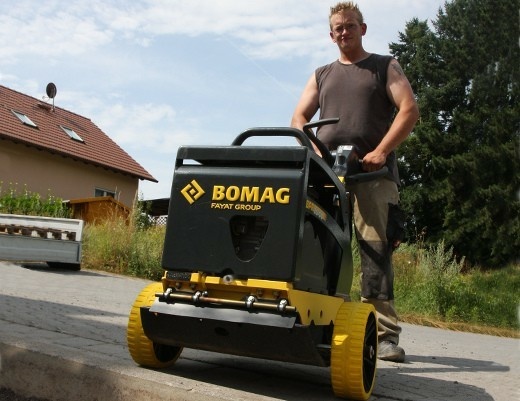 Виброплита реверсивная BOMAG BPR 25/40