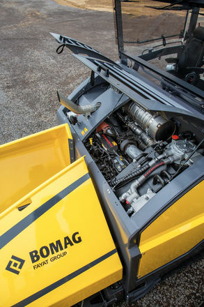 Асфальтоукладчики BOMAG Перегружатель BMF 2500 M