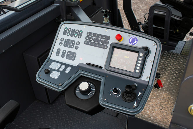 Асфальтоукладчики BOMAG Перегружатель BMF 2500 M