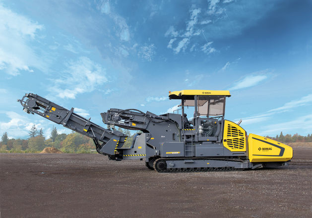 Асфальтоукладчики BOMAG Перегружатель BMF 2500 M