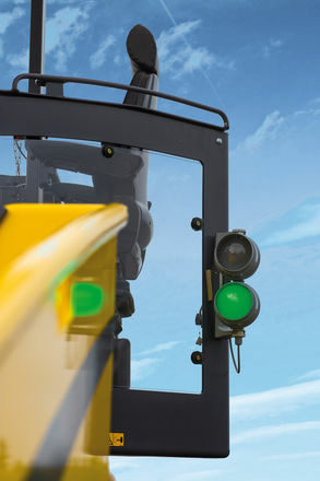 Асфальтоукладчики BOMAG Перегружатель BMF 2500 M
