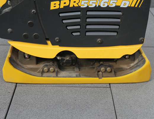 Виброплита реверсивная BOMAG BPR 55/65 D