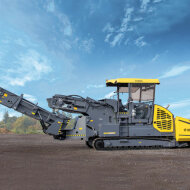 Асфальтоукладчики BOMAG Перегружатель BMF 2500 S