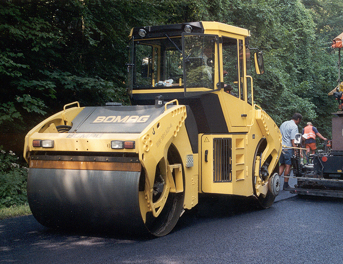 Каток тандемный BOMAG BW 161 AD-4