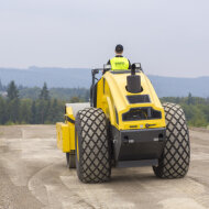 Каток грунтовый BOMAG BW 218 D-40