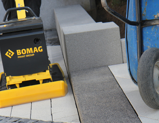 Виброплита реверсивная BOMAG BPR 25/50 D
