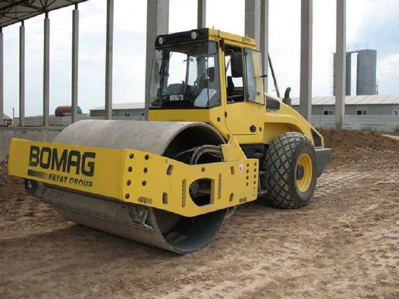Каток грунтовый BOMAG BW 219 D-4