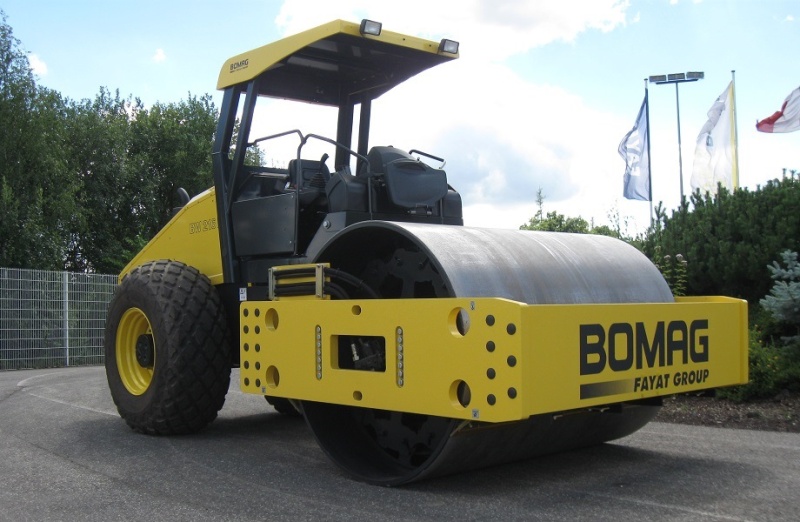 Грунтовый каток BOMAG BW 216 D-40