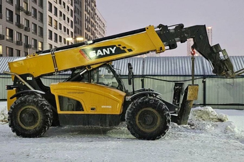 Телескопический погрузчик SANY STH1056А, двигатель CUMMINS QSF3.8 T3, 93 кВт, высота подъема 17,1 м, грузоподъемность 4 540 кг