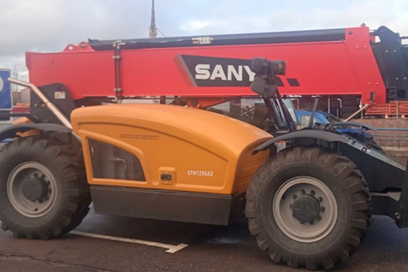 Телескопический погрузчик SANY STH1256A, двигатель CUMMINS QSF3.8 T3 93 кВт, высота подъема 17,1 м, грузоподъемность 5440 кг
