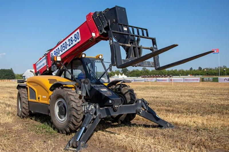 Телескопический погрузчик SANY STH1256A, двигатель CUMMINS QSF3.8 T3 93 кВт, высота подъема 17,1 м, грузоподъемность 5440 кг