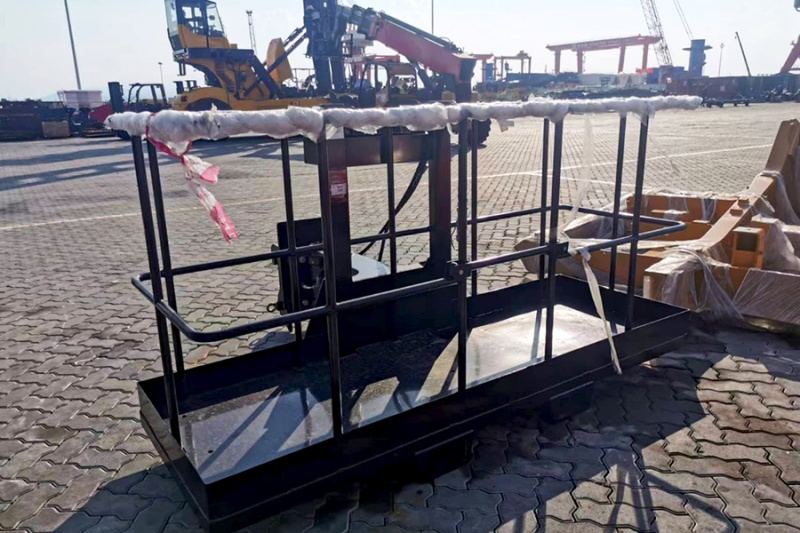Телескопический погрузчик SANY STH1056А с сертифицированной платформой, двигатель CUMMINS QSF3.8 T3, 93 кВт, высота подъема 17,1 м, грузоподъемность 4 540 кг