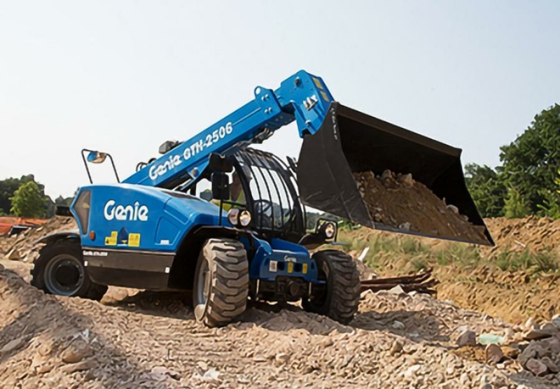Телескопический погрузчик GENIE GTH-2506, двигатель Deutz TD 2.9 L4, грузоподъемность 2500 кг