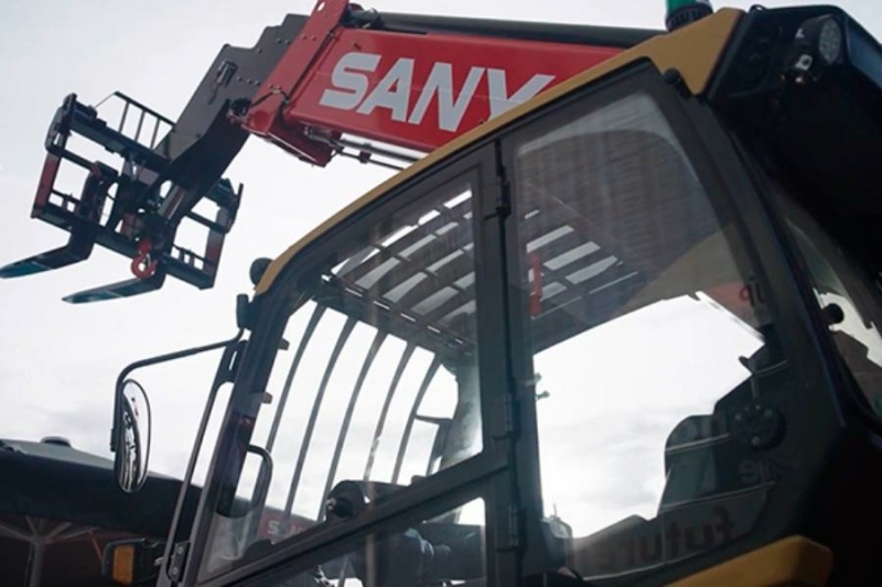 Телескопический погрузчик SANY STH1840Е, двигатель CUMMINS QSF3.8 STAGE Ⅲ 93 кВт, высота подъема 17,5 м, грузоподъемность 4000 кг