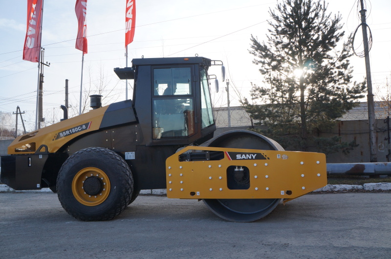 Грунтовый каток SANY SSR180C-8