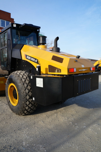 Грунтовый каток SANY SSR180C-8