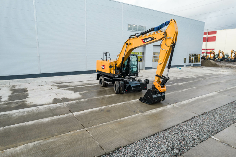 Колесный экскаватор SANY SY215W