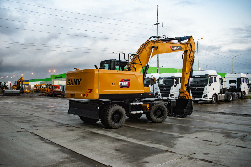 Колесный экскаватор SANY SY215W
