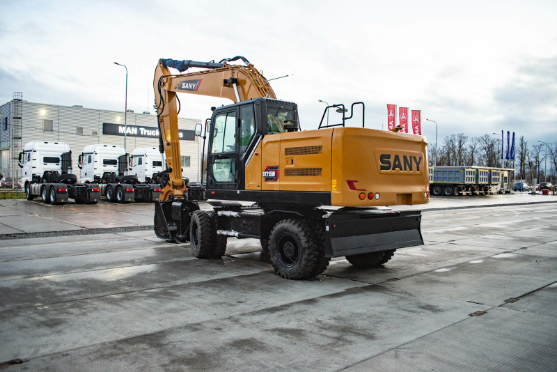 Колесный экскаватор SANY SY215W
