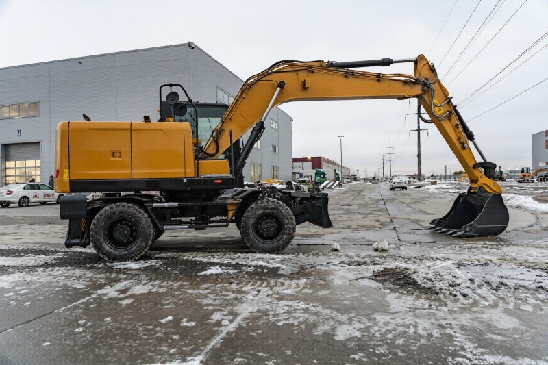 Колесный экскаватор SANY SY185W