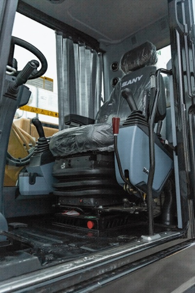 Колесный экскаватор SANY SY185W